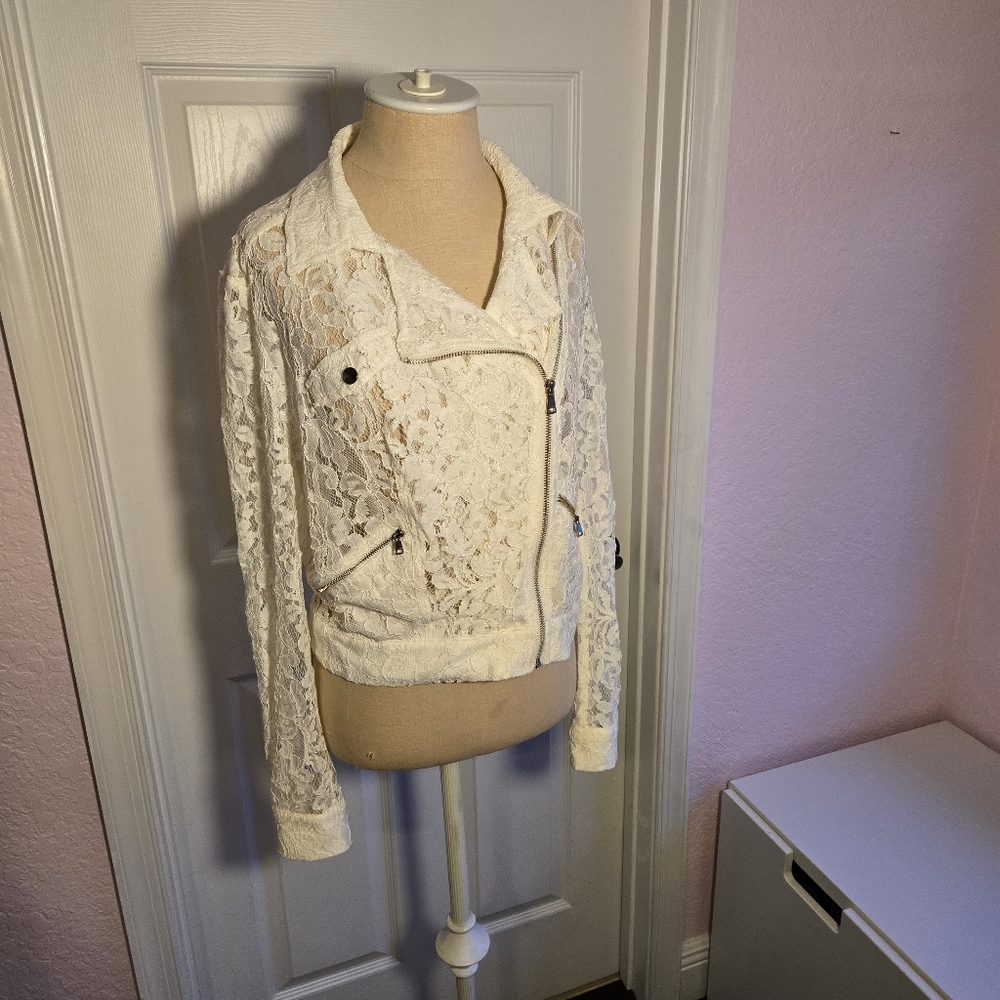 Bebe Biker Jacket Sheer Ivory Lace Size 12 Feminine Zipper Cropped Vintage Vibes - Picture 2 of 8